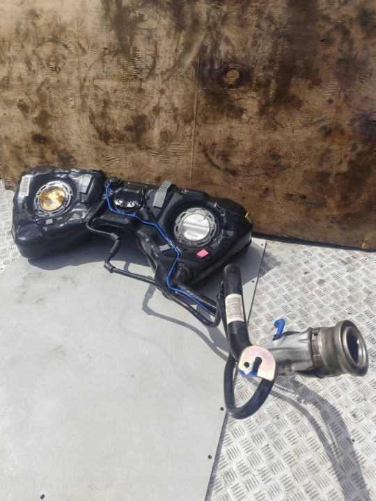 MERCEDES W212 E KLASA 2.2 CDI fuel tank
