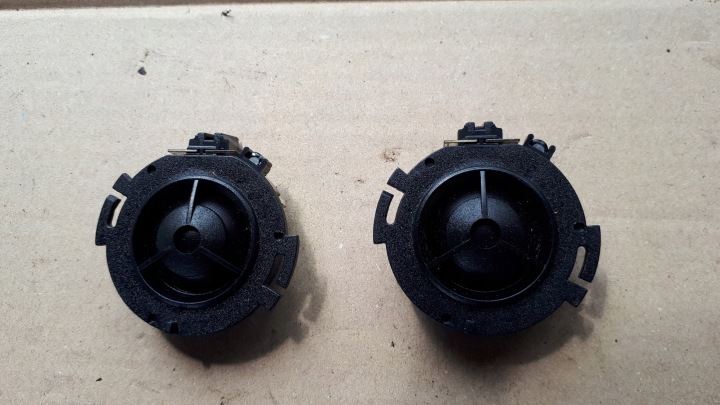 S4 B8 LIFT A4 hangszóró BANG OLUFSEN 8T0035399 S5 A5