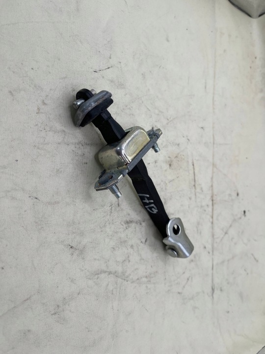 Limiteur tylnych de gauche Portière SUBARU XV (_GP_) 62124FJ000 1.6L !J