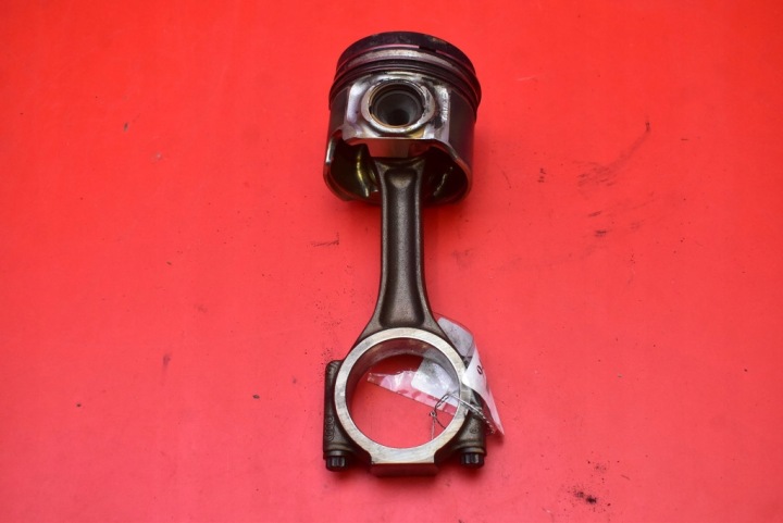piston connecting rod BHS038J VW PASSAT B6 2.0 TDI 140 KM 05-10