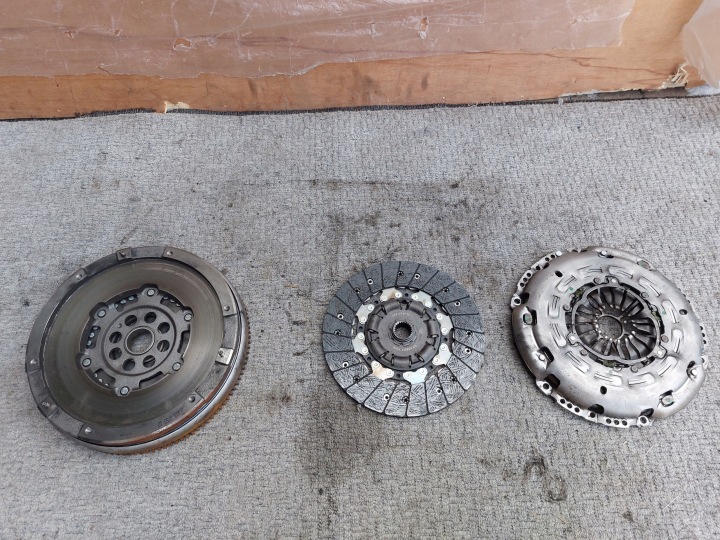 clutch disc pressure plate DWUMAS FORD MONDEO MK5 2.0 TDCI