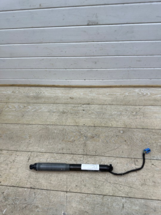 BMW G11 G12 Dämpfer hinten heckklappe rechts 8737930