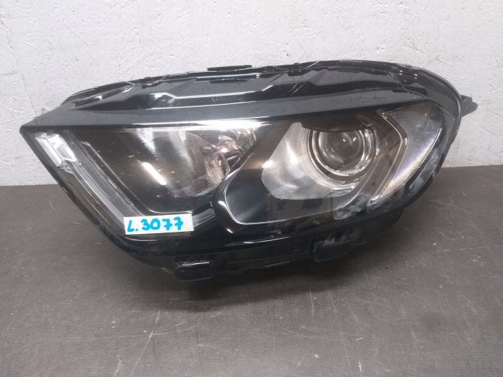 far prednji dio lijeva FORD ECOSPORT LIFT XENON