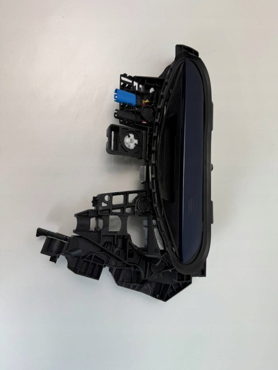 BMW i4 4 G26 5A68EF5 KLAMPA vorne links EUROPA KEYLESS PODSWIETLENIE