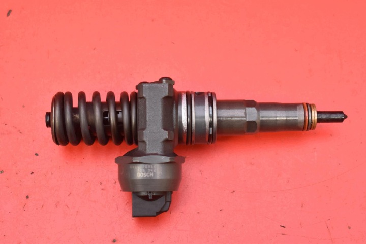Injecteur Injecteur 038130073BQ 0414720312 VW PASSAT B6 2.0 TDI 140 KM 05-10