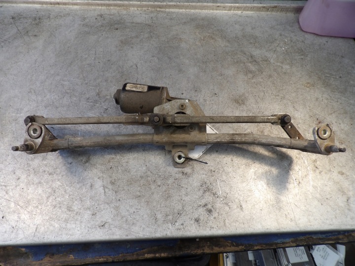 Volkswagen Golf IV Wischergestänge vorne 1J1955023A 22147383 00368280