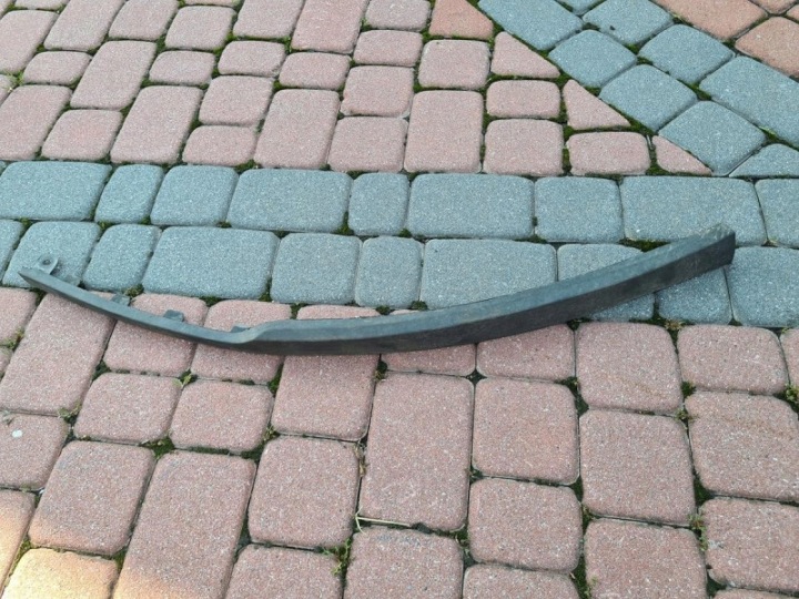 Hokej moulding of a bumper front Opel Meriva B 13267707
