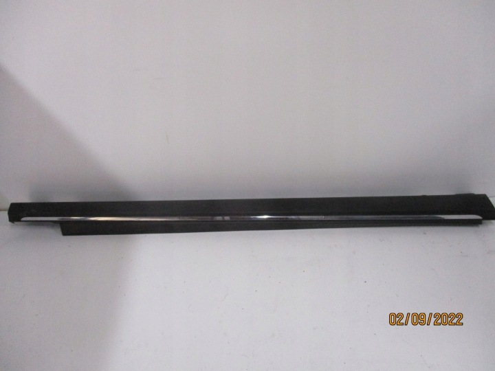 cap threshold Mercedes ML A1666980354 right