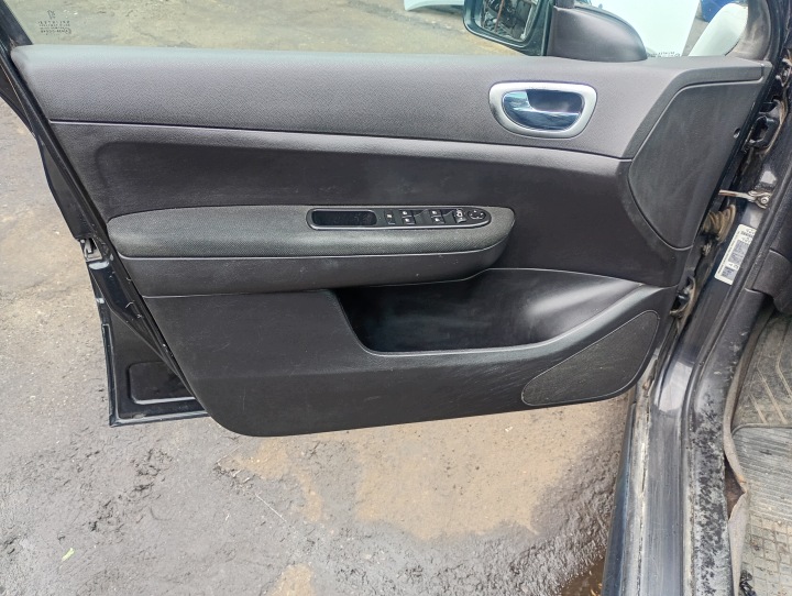 tapacír Bok ľavý predok Peugeot 307 SW 02-08