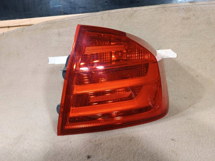 Licht hinten rechts Seite BMW 3 F30 2015