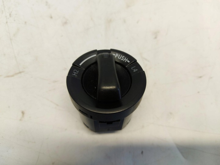 Toyota Hilux VIII switch napedow reduktora m57269