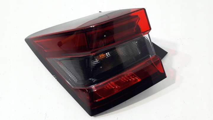 Nissan Juke II F16 light rear left 26555-6PA0A (R218)
