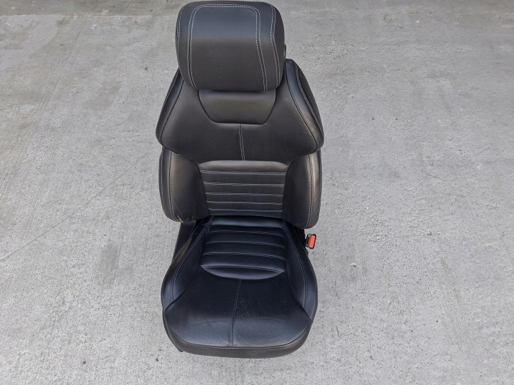 sedačka pravý kompletní + airbag LAND RANGE ROVER EVOQUE L538 LIFT