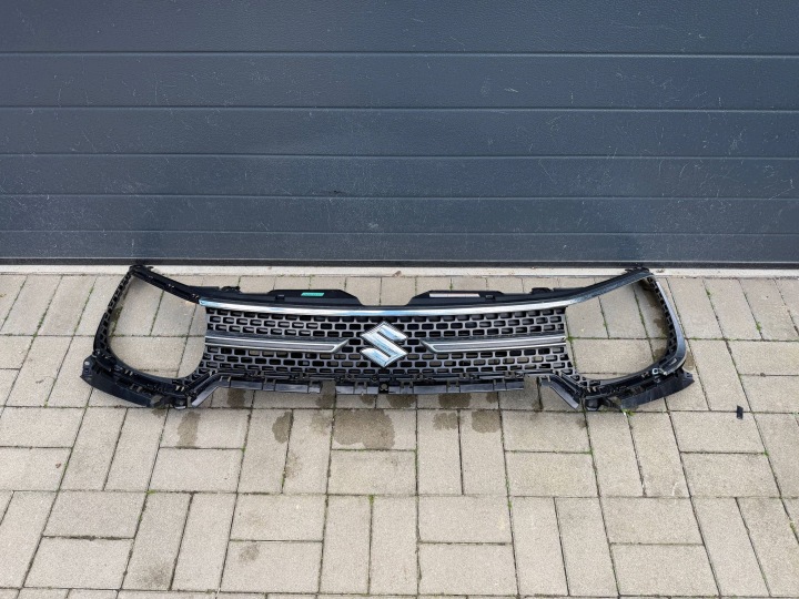 Suzuki Ignis 3 III 72112-62r0 16- maska