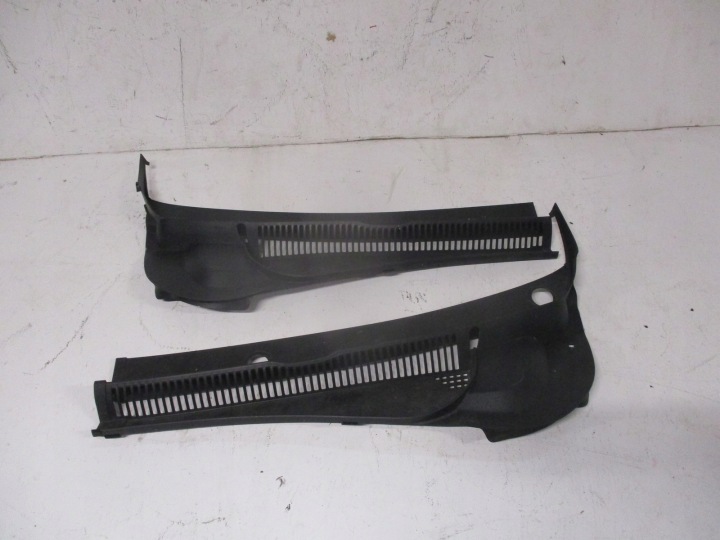 Grille égouttage VW TAIGO 2G7 2G1819403G 2G1819404G
