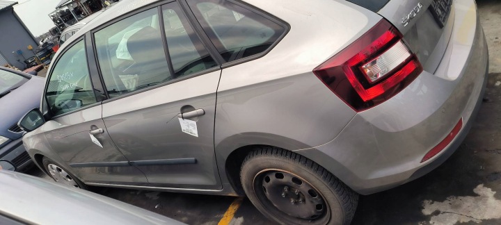 Portière Gauche Arrière LF8H HB SKODA RAPID LIFT