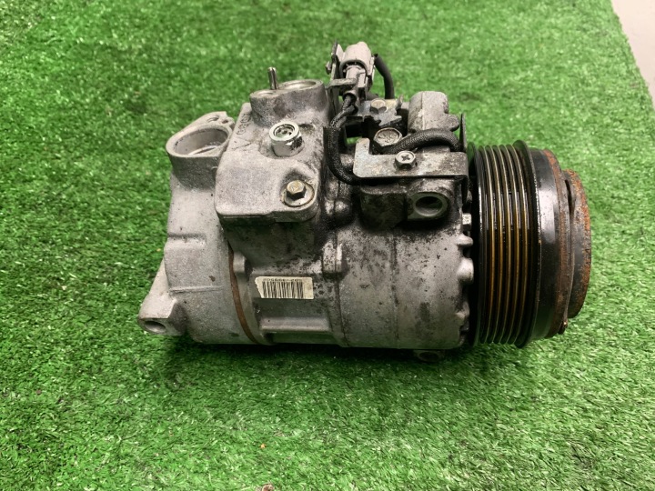 compressor of the air conditioning MERCEDES W204 W207 W212 2.2