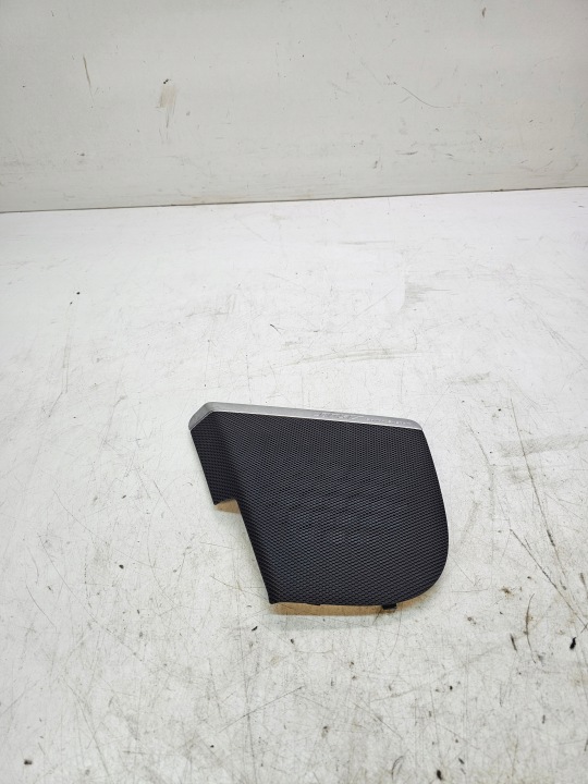 krycí repráku levý předek AUDI A3 8P 8P3035419A BOSE