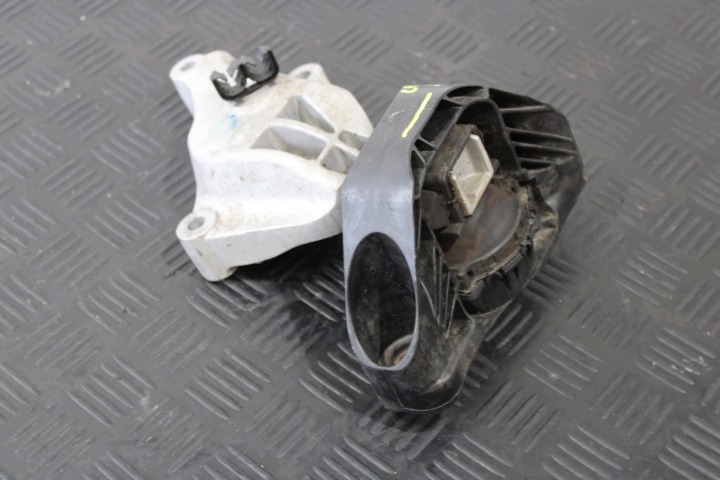 supporto Supporti motore usato 112104949R RENAULT CAPTUR II 2 1,0 TCE