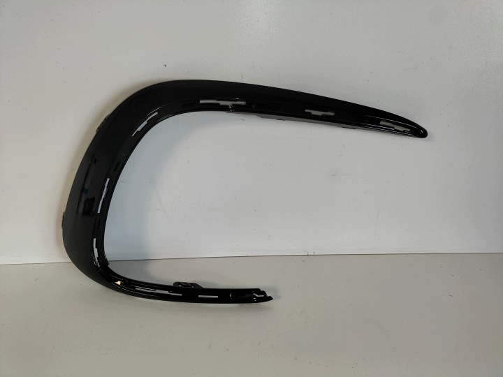 Grill Leiste Schutzleiste Blende Gehäuse der Stoßstange vorne rechts MERCEDES EQS V297 21