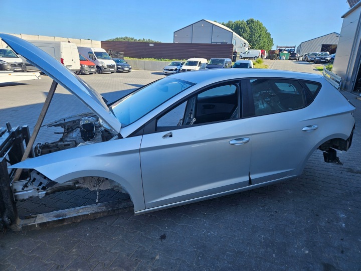 dvere ľavý zadok Ľavé zadné kompletné Seat Leon 3 III 5D HB farba LX7W
