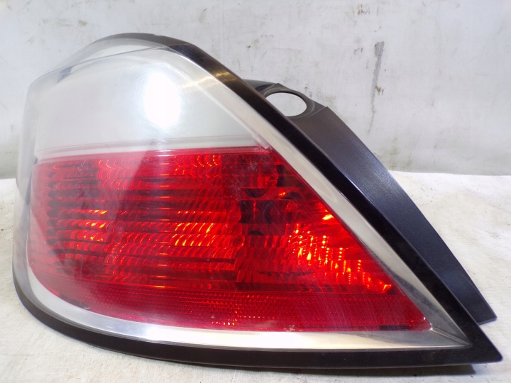 Licht hinten heck links OPEL ASTRA H HB (1) (K1)