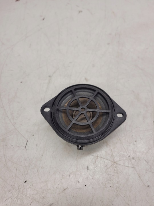 speaker CENTRALNY of the dashboard AUDI A4 A5 Q5 8R0035397