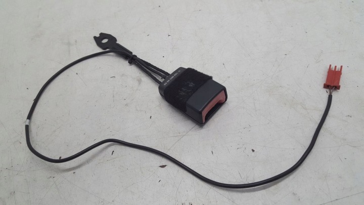 Zapinka steny pravý predok Mercedes W169 3D