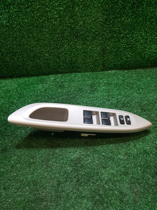 control panel of the window driver´s TOYOTA YARIS 2 74232-52520