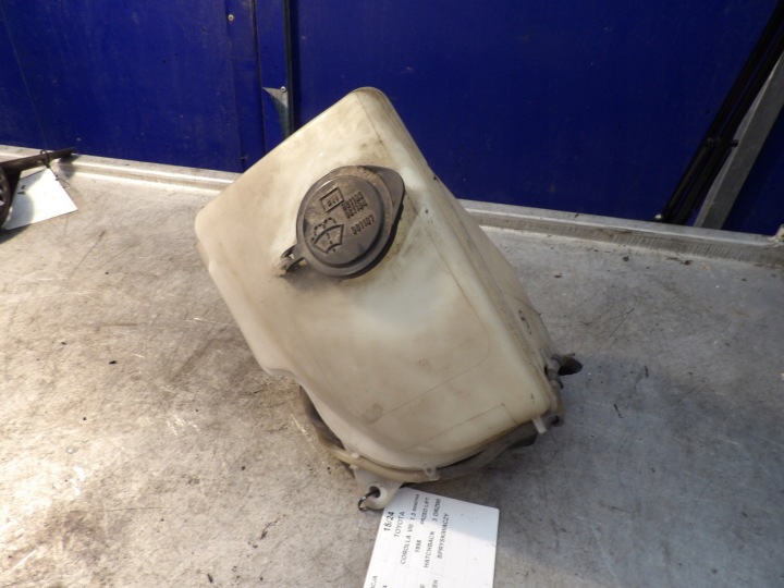 Toyota Corolla VIII spremnik mlaznice 060351-618