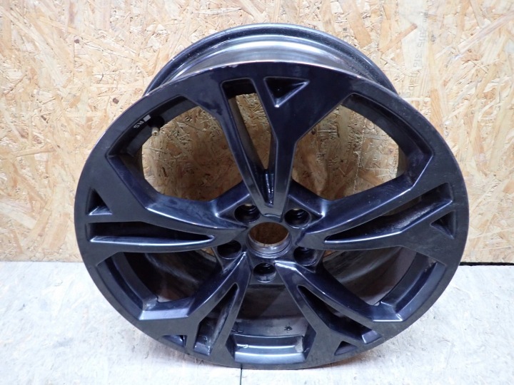 Jante d’aluminium AUDI A3 8Y 2019- 5X112 18" 8J ET46 8Y0601025CF