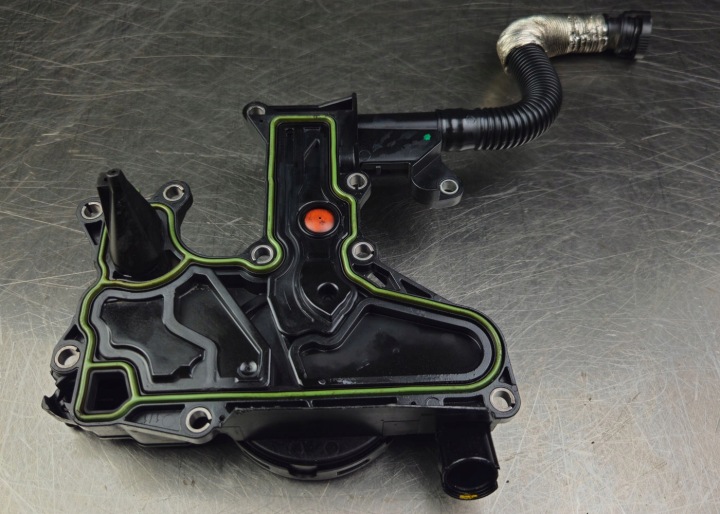 OIL SEPARATOR VW SEAT SKODA AUDI 06H103495E 06H103226A 6