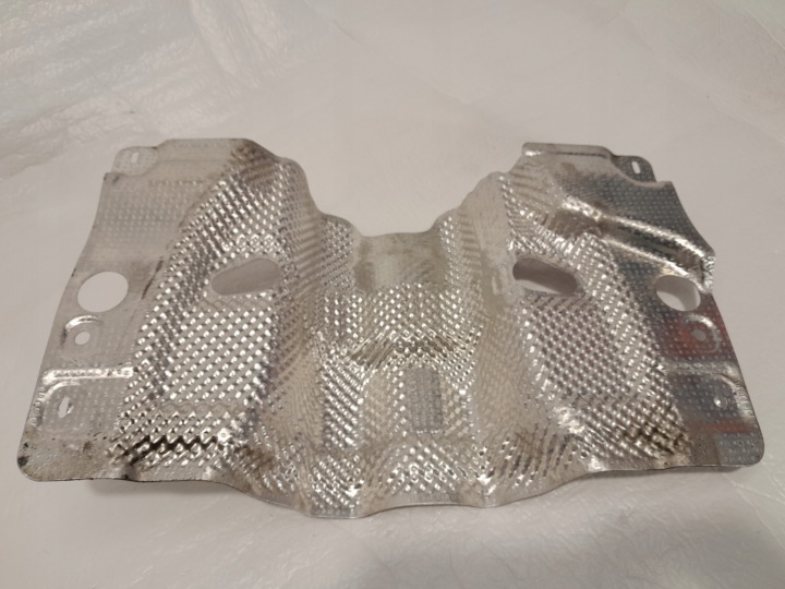 AUDI A4 A5 F5 8W Couverture tablier moteur TERMICZNA 8W0521443E
