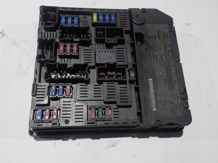 NISSAN X-TRAIL (T31) modul BSM UCH 284B6 JG43A M