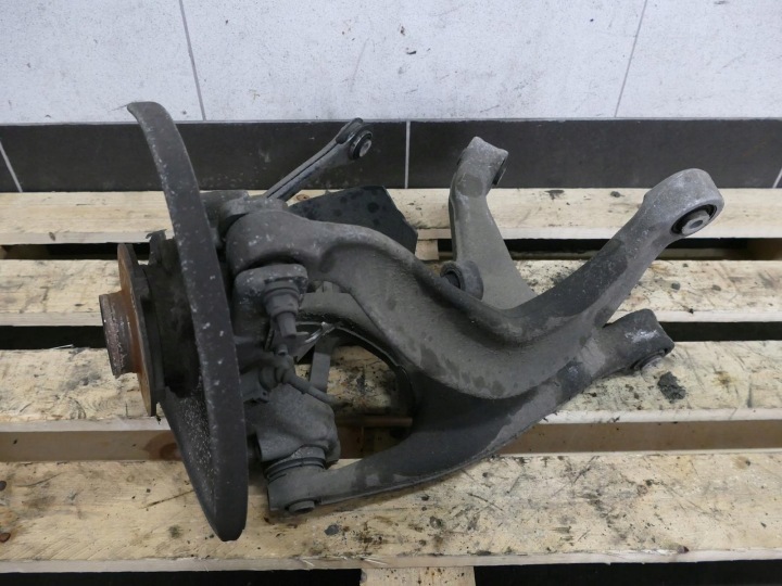 AUDI A5 8T LIFT 2.0 TDI QUATTRO of the pivot arm of the arm left rear part