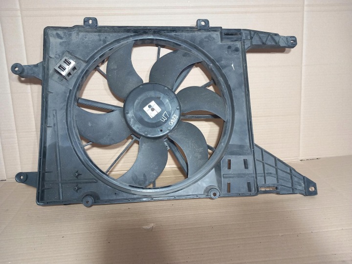 radiator fan RENAULT MEGANE and 1.9 DTI 7700426681B 95-02