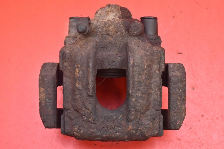 caliper brake right rear part BMW X3 E83 2.0 D 150 KM xDRIVE 06-10