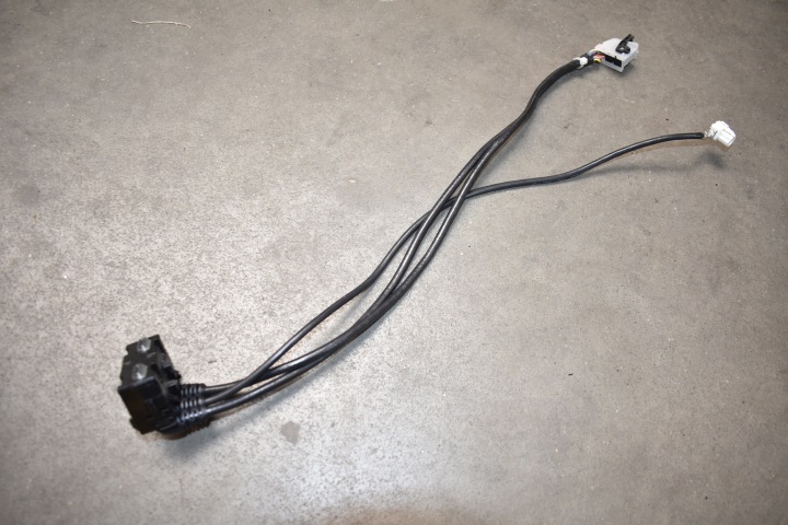 IDEALNE USB-C x 2 MERCEDES 1