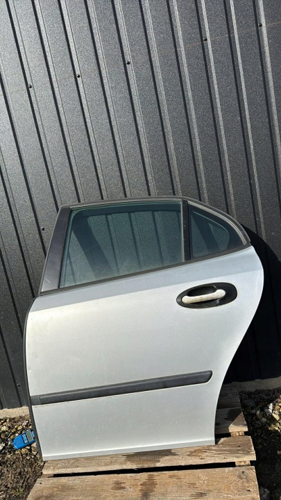dveře levé zadní SAAB 9-3 II 93 02-07 SEDAN levý záď barva 268 stříbrné