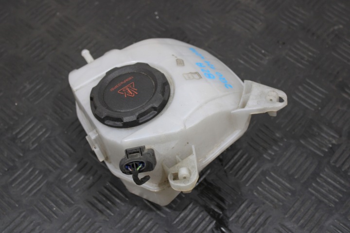 water tank 2Q0121407B AUDI A1 II 82A