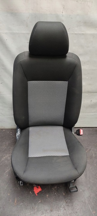 sedačka přední pravý spolujezdce podgrzewany Mercedes W169 5D
