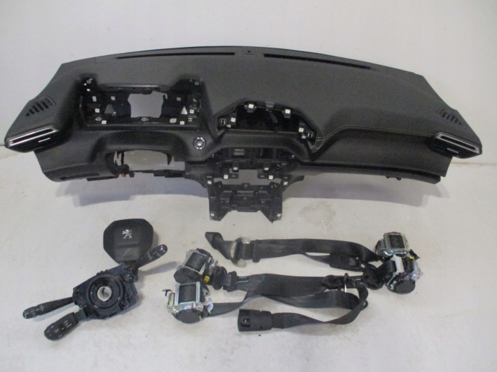 dashboard PEUGEOT 2008 GT KARBON
