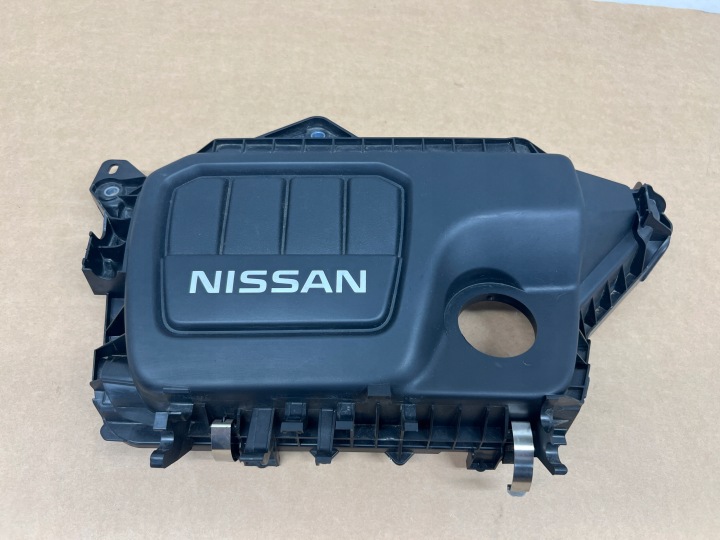 Nissan X-TRAIL T32 1.6 dCi Coperchio superiore motore 175812531R