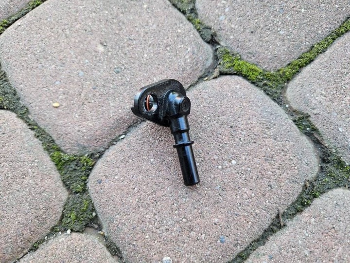 FLANGIA kruciec pompy Vacum EGR 1.2THP FL Peugeot Jeep Opel Mokka B