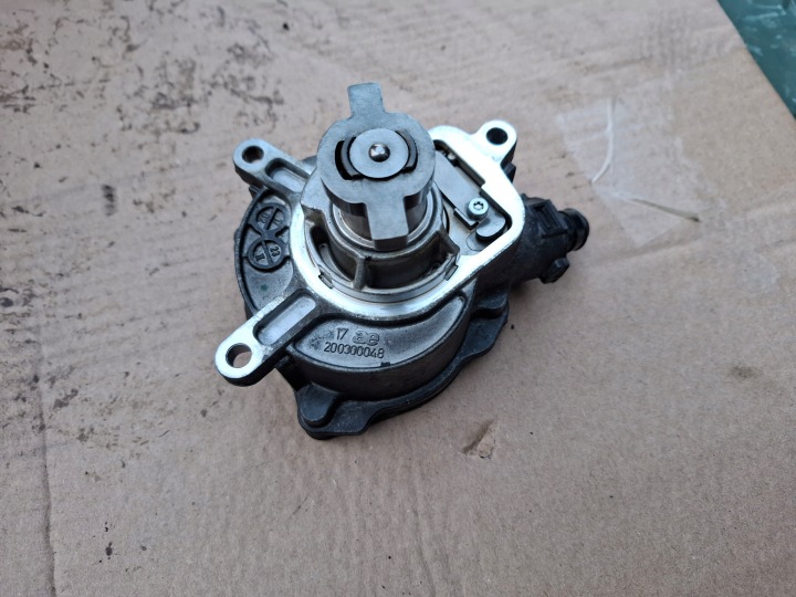 AUDI RS3 8V0 2.5 TFSI Pumpa VACUM 07K145100J