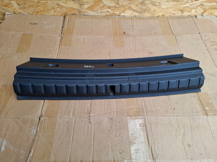 kryt PRAHU kufru BMW 2 F44 24r
