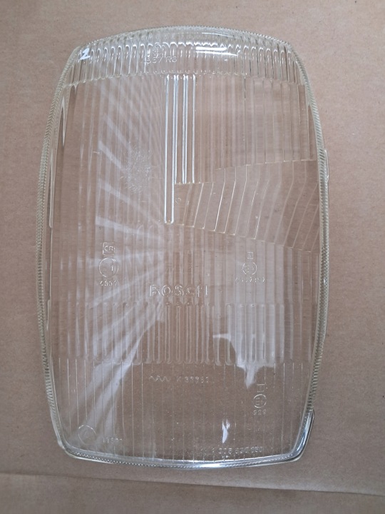 SZKLO lights MERCEDES W115 67-73 1305630050 BOSCH