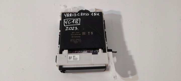 Toyota Yaris Cross BSI comfort control unit 892210DA70 (YC18)