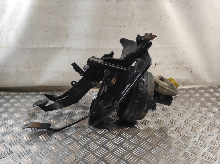 VW TRANSPORTER T4 2.4 D servo pumpa kočiona, kočna držač pedale 701612101K