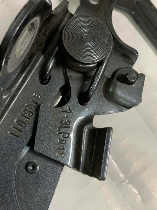 Desni tečaji BMW X1 F48 maske oem 7329442 13 Razstavljanje 2015- 6